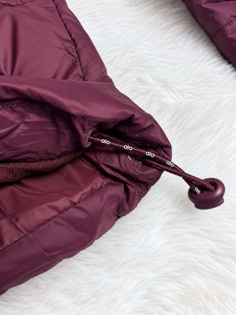 ALO Yoga Gold Rush Puffer Jacket Burgundy Size Small NWT - Picture 5 of 11